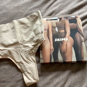 NWT SKIMS Core Control Thong - Clay